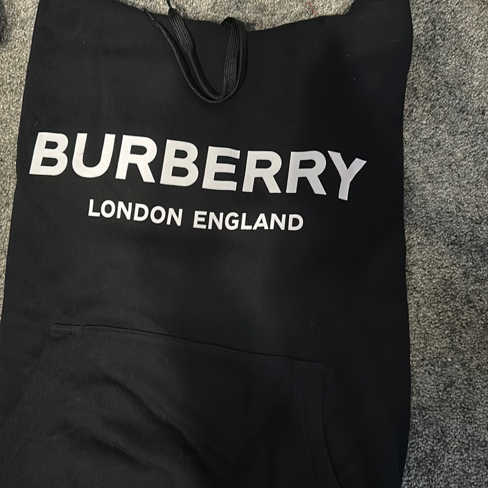 New men’s Burberry hoodie size L
